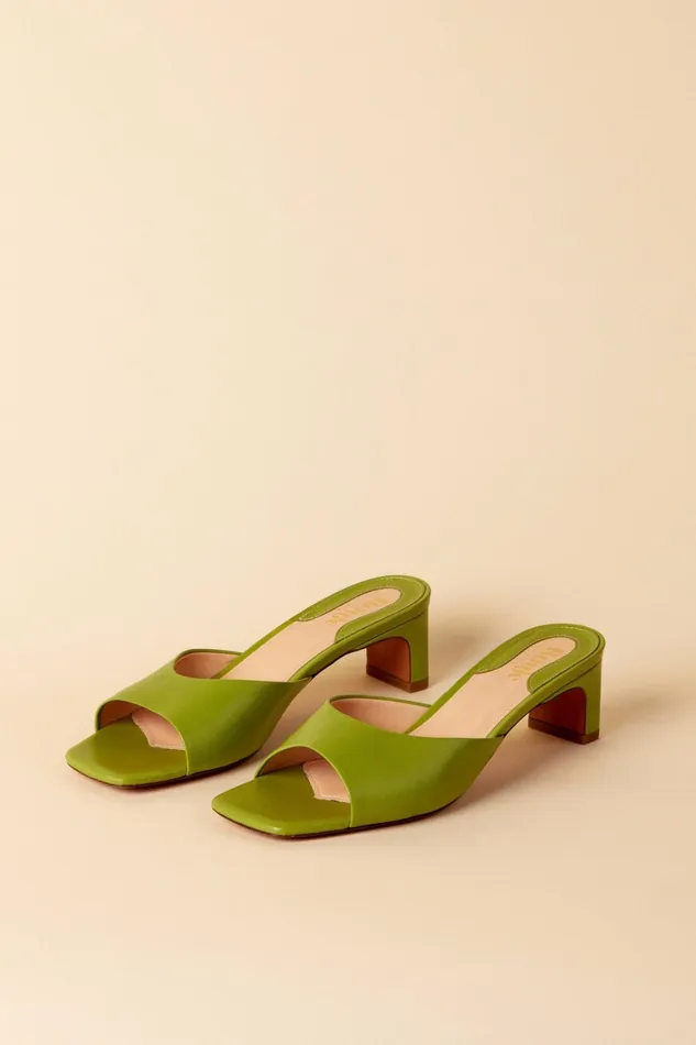 ARLETTE Mules Napa Yuca Women Rouje Shoes