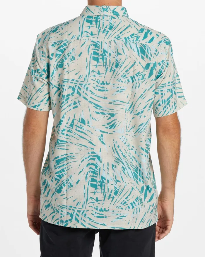 Billabong Shirts Men ADiv Surftrek Perf Short Sleeve Shirt Dusty Jade Billabong Shirts Men ADiv Surftrek Perf Short Sleeve Shirt Dusty Jade