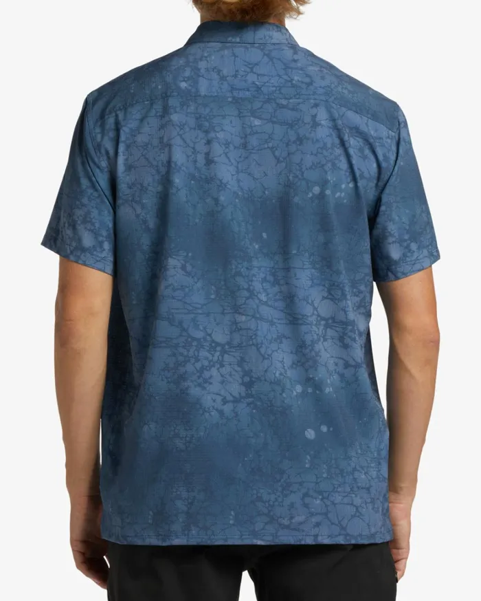 Billabong Shirts Men ADiv Surftrek Perf Short Sleeve Shirt Navy Billabong Shirts Men ADiv Surftrek Perf Short Sleeve Shirt Navy