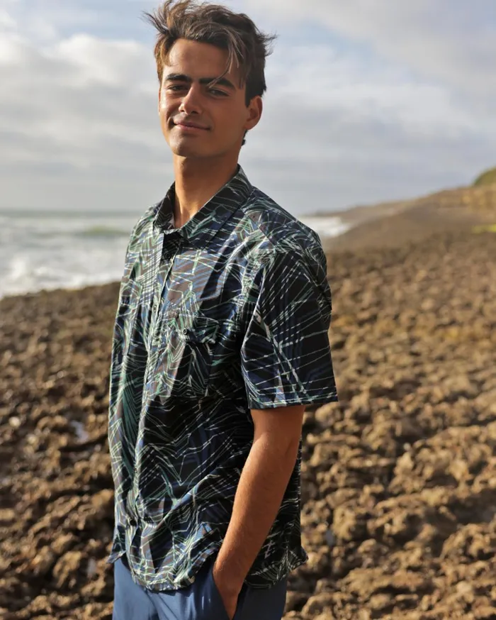 Billabong Shirts Men ADiv Surftrek Perf Short Sleeve Shirt Space Blue