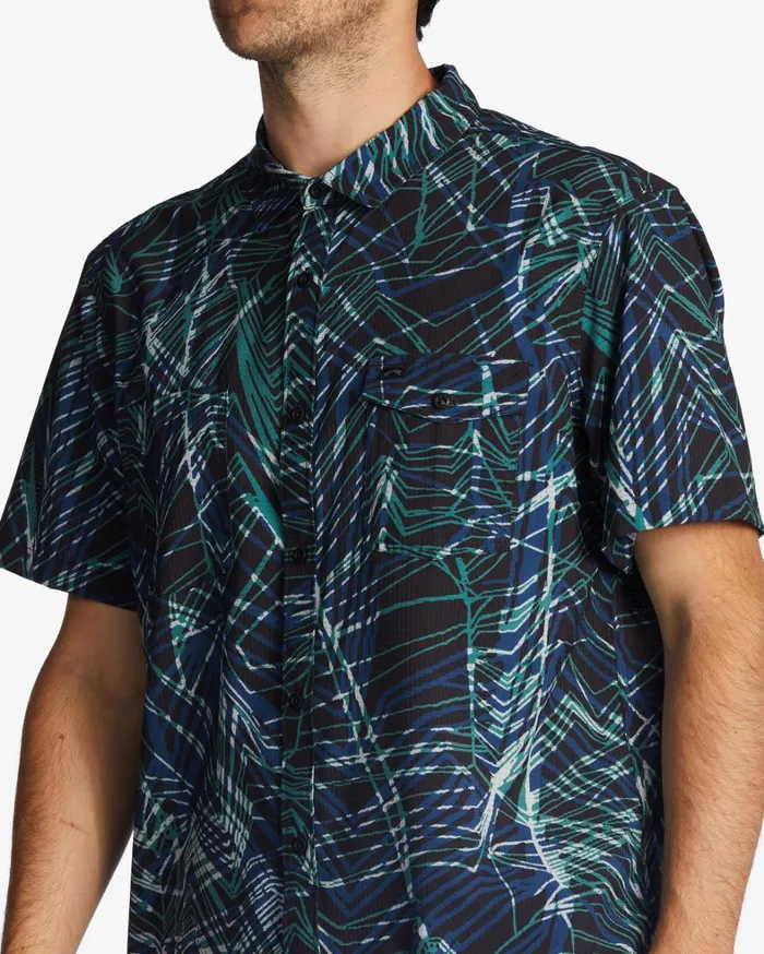 Billabong Shirts Men ADiv Surftrek Perf Short Sleeve Shirt Space Blue Billabong Shirts Men ADiv Surftrek Perf Short Sleeve Shirt Space Blue