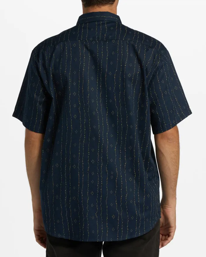 Billabong Shirts Men Sundays Mini Short Sleeve Shirt Navy Billabong Shirts Men Sundays Mini Short Sleeve Shirt Navy