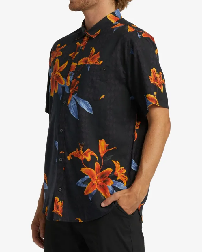 Billabong Shirts Men Sundays Short Sleeve Shirt Charcoal Billabong Shirts Men Sundays Short Sleeve Shirt Charcoal