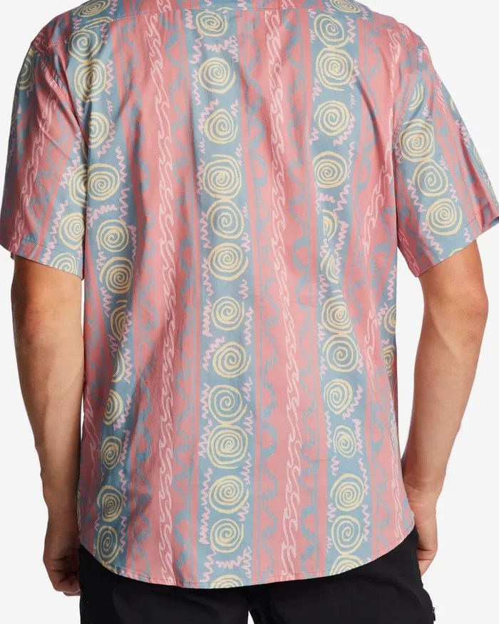 Billabong Shirts Men Sundays Short Sleeve Shirt Dusty Red Billabong Shirts Men Sundays Short Sleeve Shirt Dusty Red
