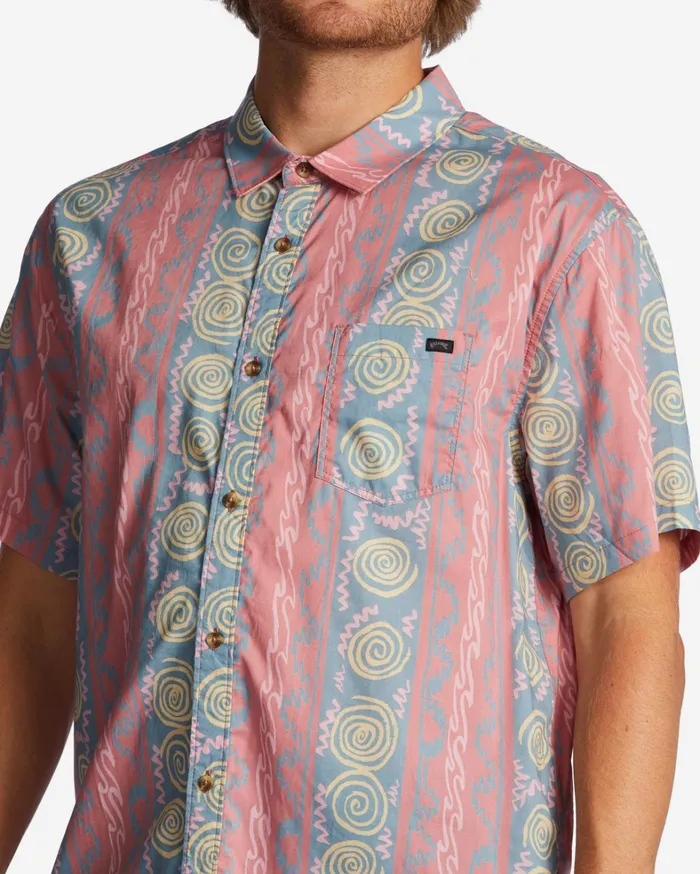 Billabong Shirts Men Sundays Short Sleeve Shirt Dusty Red Billabong Shirts Men Sundays Short Sleeve Shirt Dusty Red