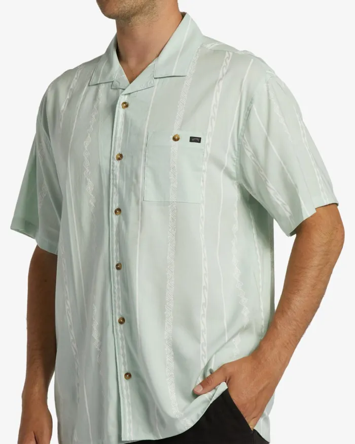 Billabong Shirts Men Sundays Vacay Short Sleeve Shirt Dusty Aqua Billabong Shirts Men Sundays Vacay Short Sleeve Shirt Dusty Aqua