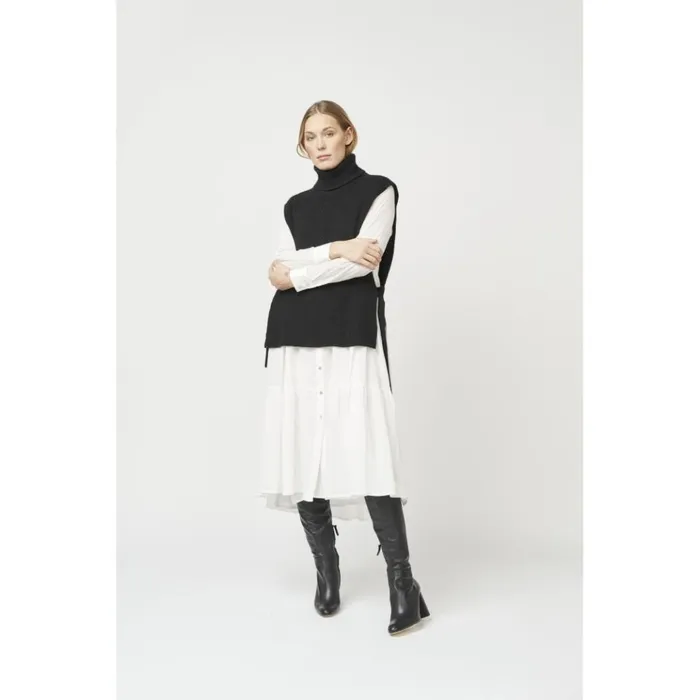 Bruuns Bazaar Knitwear Womens Parisa Aideen Vest Black Bruuns Bazaar Knitwear Womens Parisa Aideen Vest Black