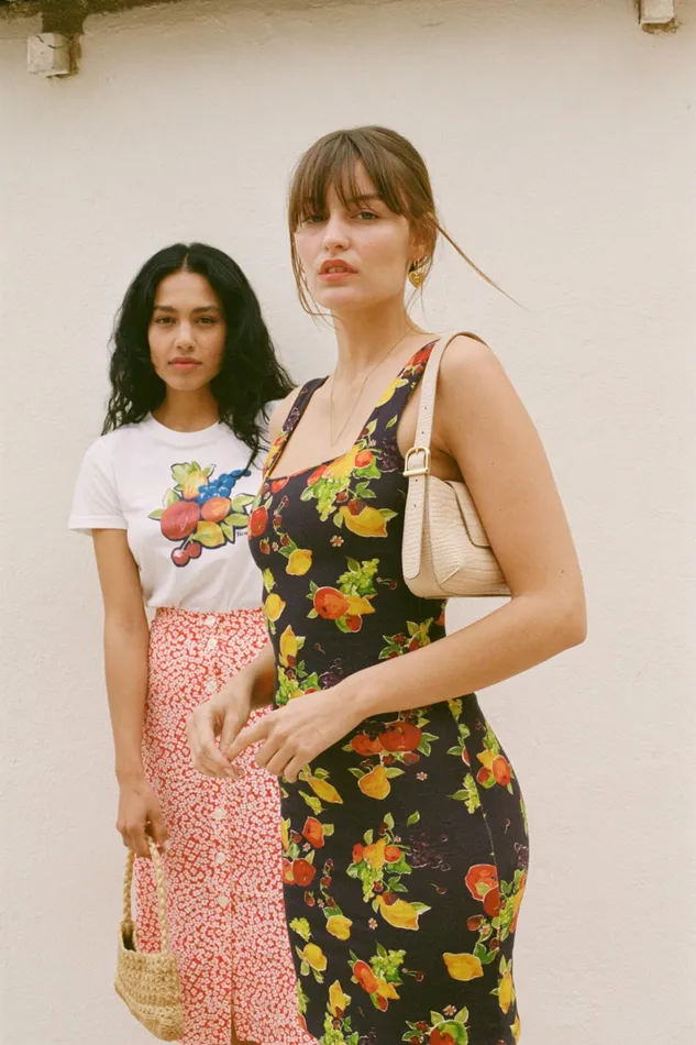 ERNEST Tshirt Blanc Fruit Women Rouje Tshirts and Tank Tops