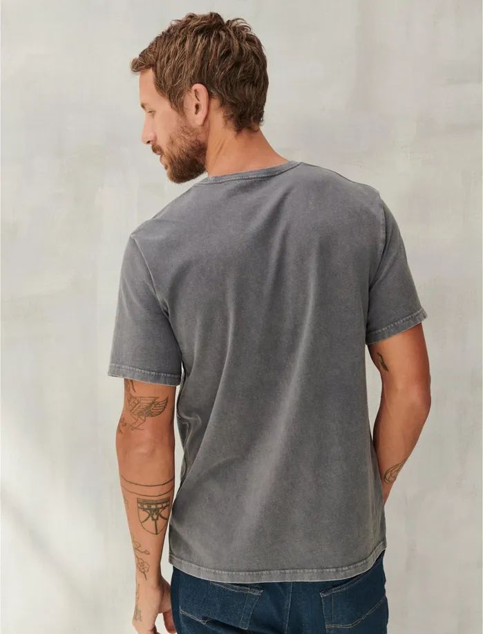Graphic Tees Men Lucky Brand Journey Crest Tee Gargoyle