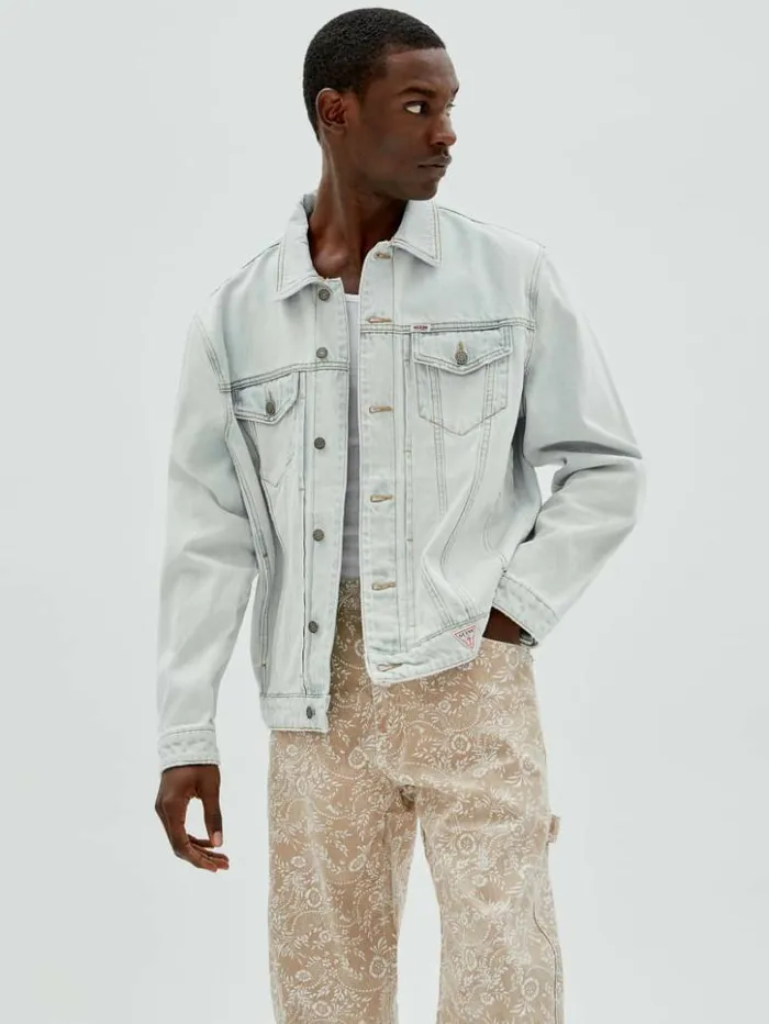 Men GUESS Jackets and Coats GUESS Originals Kit Denim Jacket Go Crest Lt Wash Men GUESS Jackets and Coats GUESS Originals Kit Denim Jacket Go Crest Lt Wash