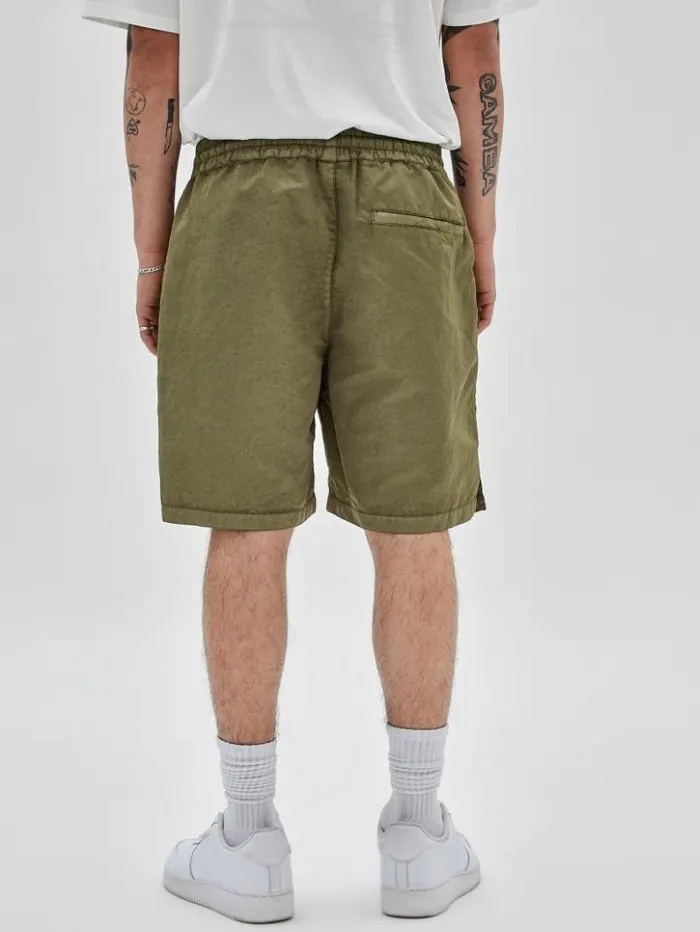 Men GUESS Pants and Shorts GUESS Originals Washed Nylon Shorts Go Washed Green Nylon Men GUESS Pants and Shorts GUESS Originals Washed Nylon Shorts Go Washed Green Nylon