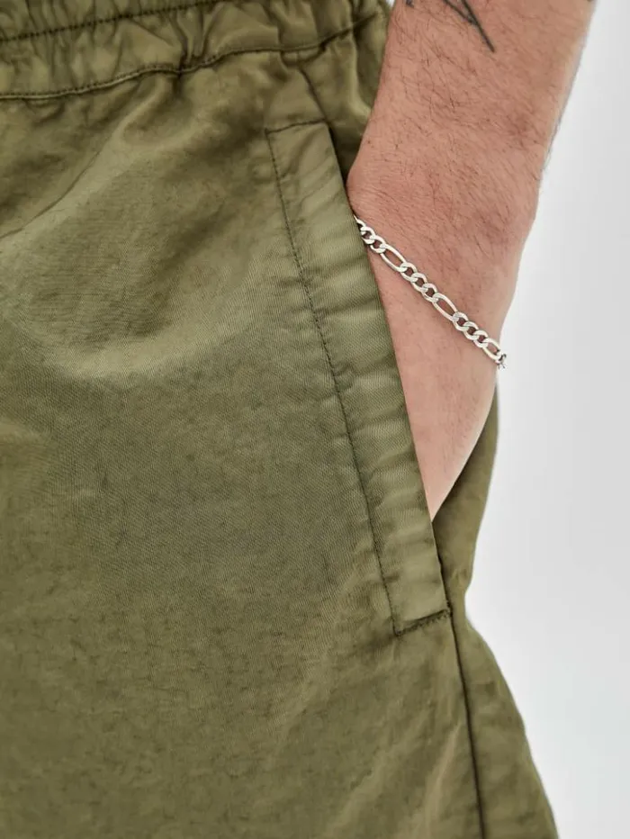 Men GUESS Pants and Shorts GUESS Originals Washed Nylon Shorts Go Washed Green Nylon Men GUESS Pants and Shorts GUESS Originals Washed Nylon Shorts Go Washed Green Nylon