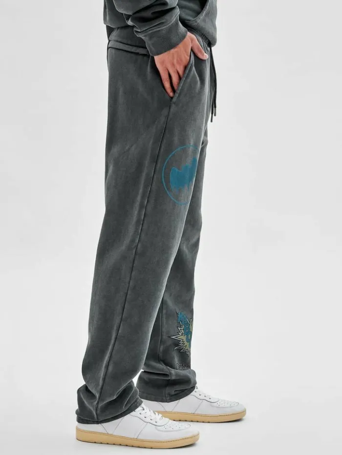 Men GUESS Pants and Shorts GUESS Originals X Batman Graphic Joggers Jet Black Multi Men GUESS Pants and Shorts GUESS Originals X Batman Graphic Joggers Jet Black Multi