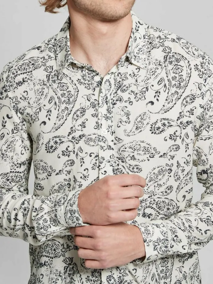 Men GUESS Shirts Eco Vintage Paisley Shirt Vintage Paisley Salt Whit