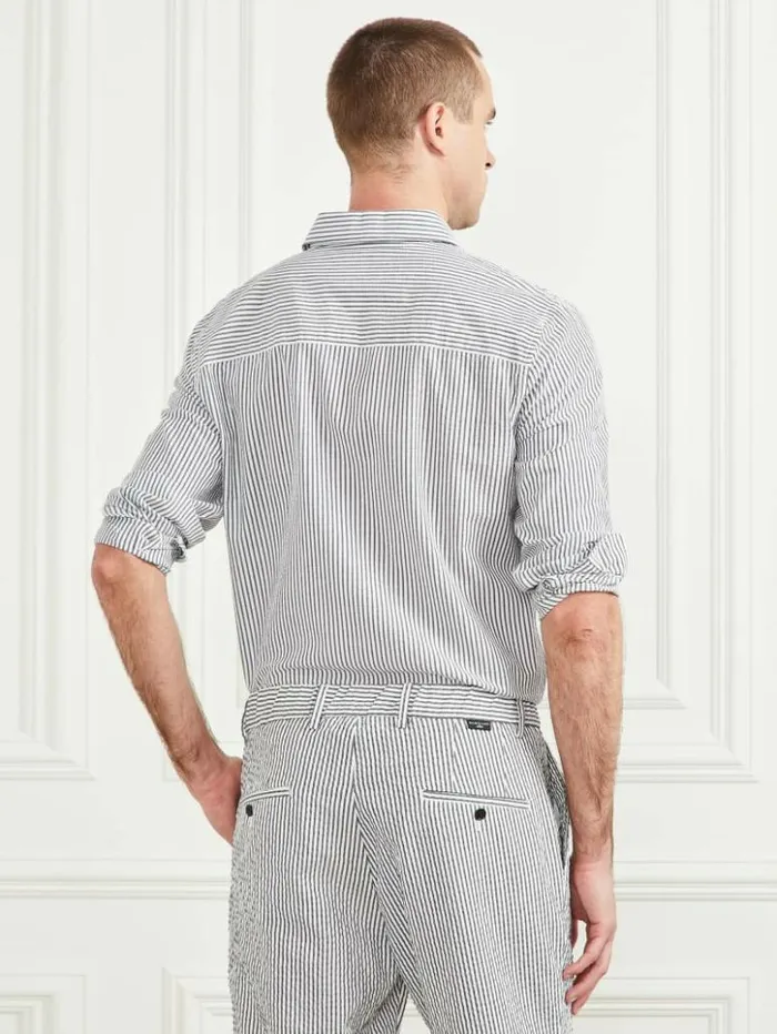 Men GUESS Shirts Seersucker Italian Notched Cuff Shirt Optical White and Blu Navy Men GUESS Shirts Seersucker Italian Notched Cuff Shirt Optical White and Blu Navy