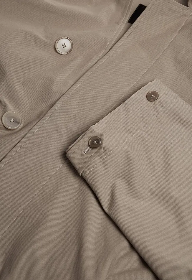 Paul Stuart Coats and Outerwear High Tech Packable Raincoat Beige 8211 Men Paul Stuart Coats and Outerwear High Tech Packable Raincoat Beige 8211 Men