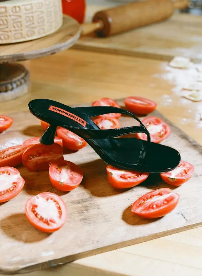 Simon Miller Sandals Beep Thong In Black Patent Black Patent 8211 Shop