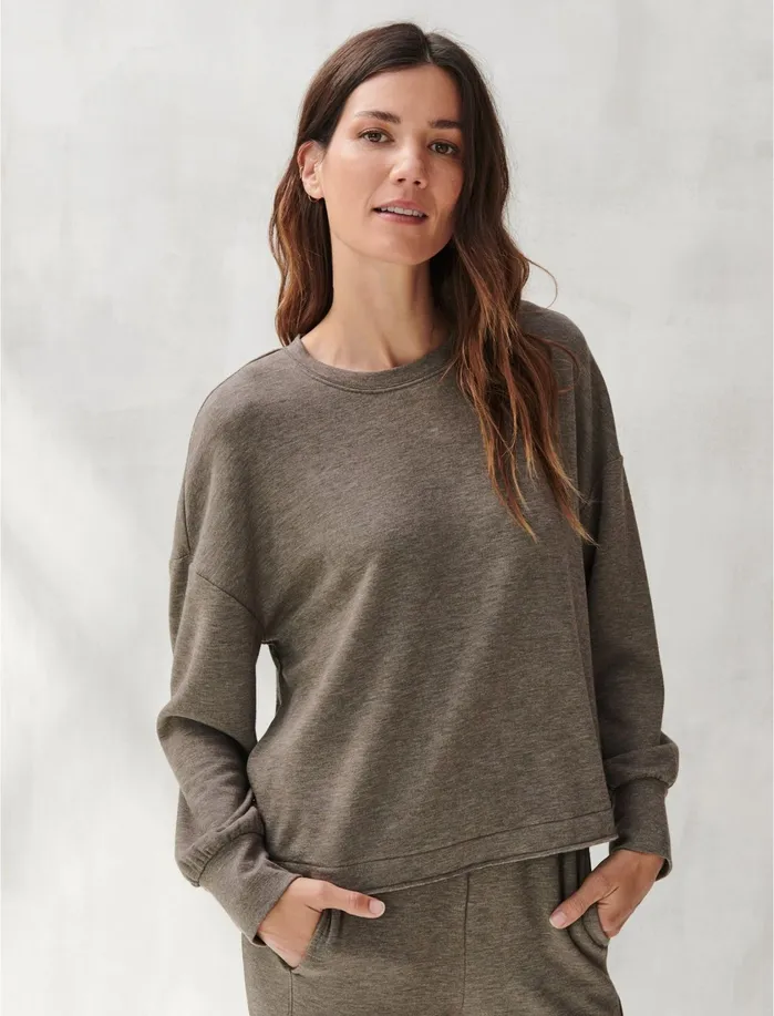 Sweaters and Sweatshirts Women Lucky Brand CLOUD FLEECE SWEATSHIRT Cocoa Brown Sweaters and Sweatshirts Women Lucky Brand CLOUD FLEECE SWEATSHIRT Cocoa Brown