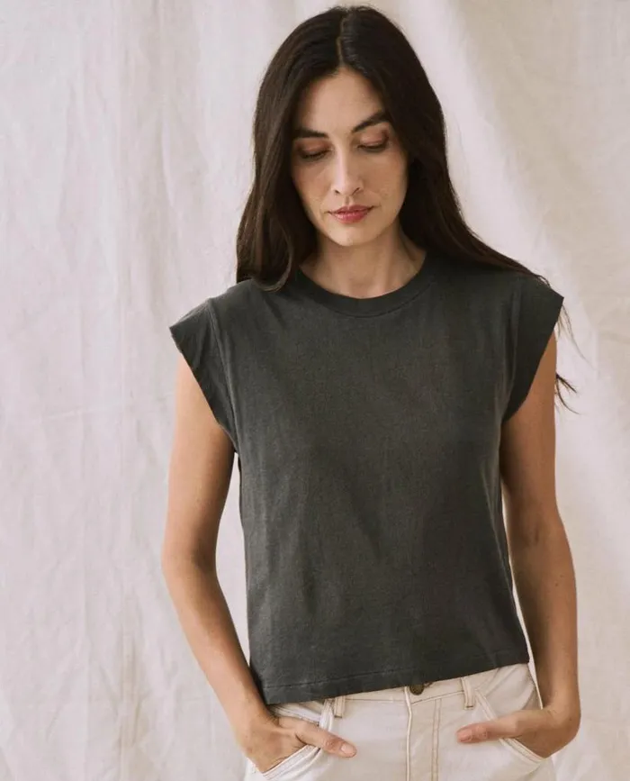 Tees and Sweats The Great The Peak Shoulder Tee Washed Black