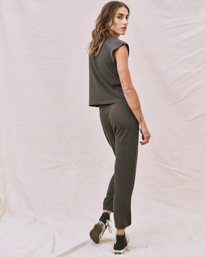 Tees and Sweats The Great The Peak Shoulder Tee Washed Black