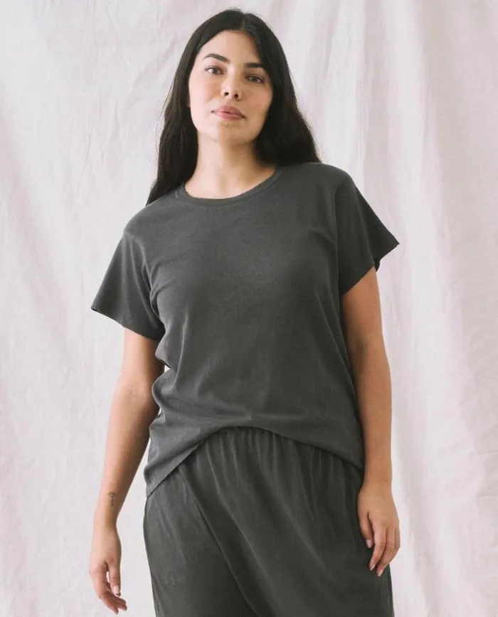 Tees and Sweats The Great The Slim Tee Washed Black