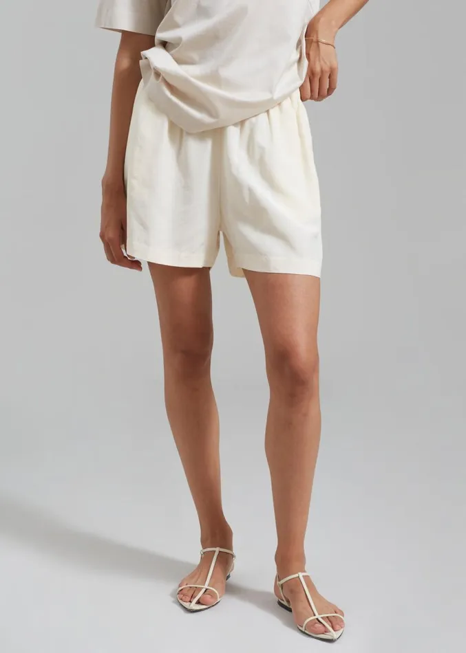 The Frankie Shop Adeline Shorts 8211 Cream Women Clothing