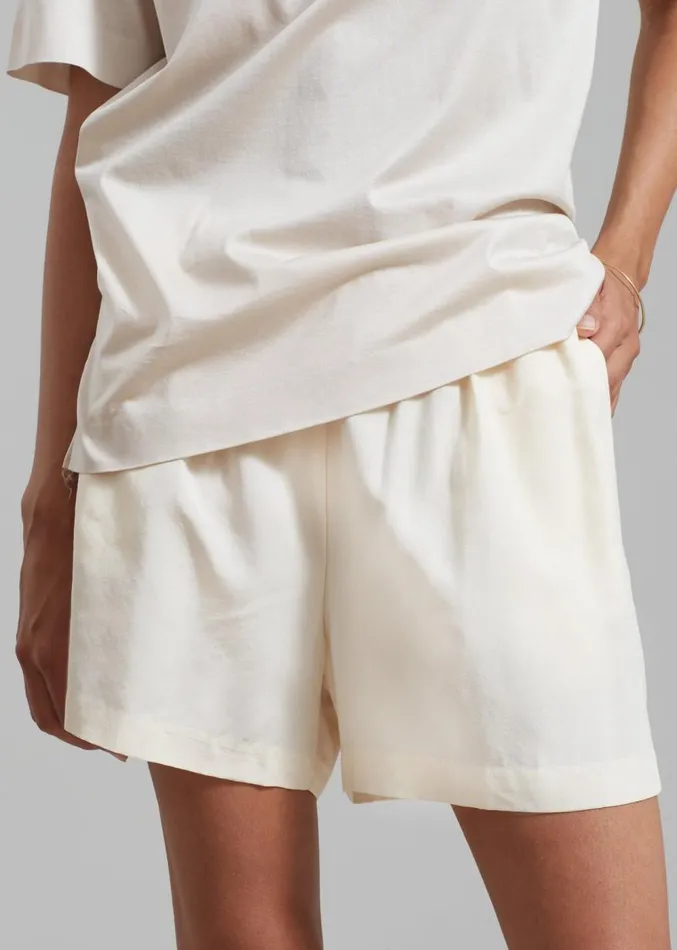 The Frankie Shop Adeline Shorts 8211 Cream Women Clothing