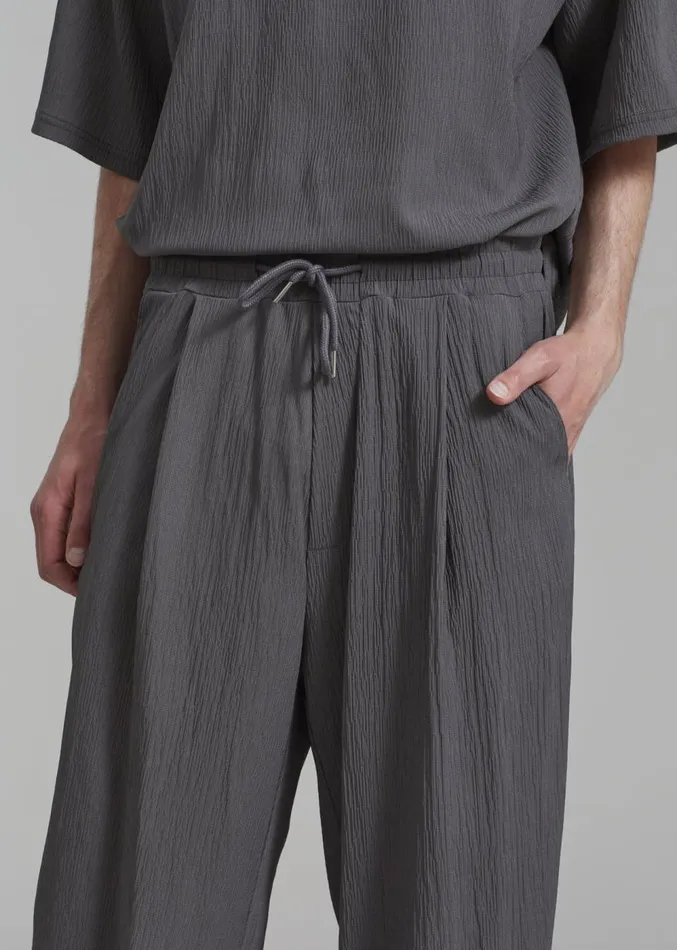 The Frankie Shop Eliott Crinkle Pants 8211 Charcoal Men Clothing