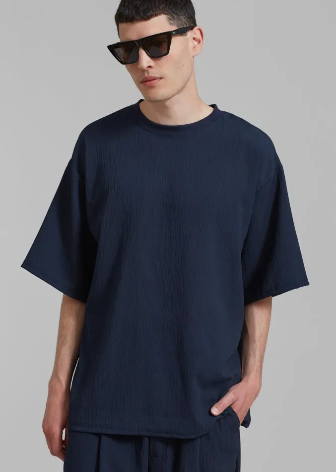 The Frankie Shop Eliott Crinkle Tee 8211 Navy Men Tops