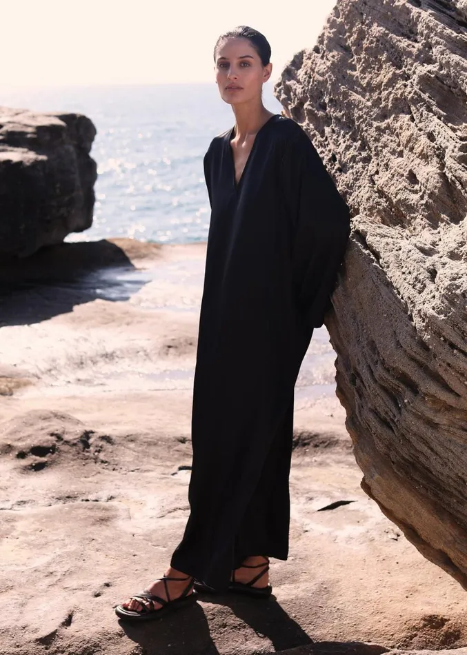The Frankie Shop Solaqua VNeck Dress 8211 Noir Women Clothing