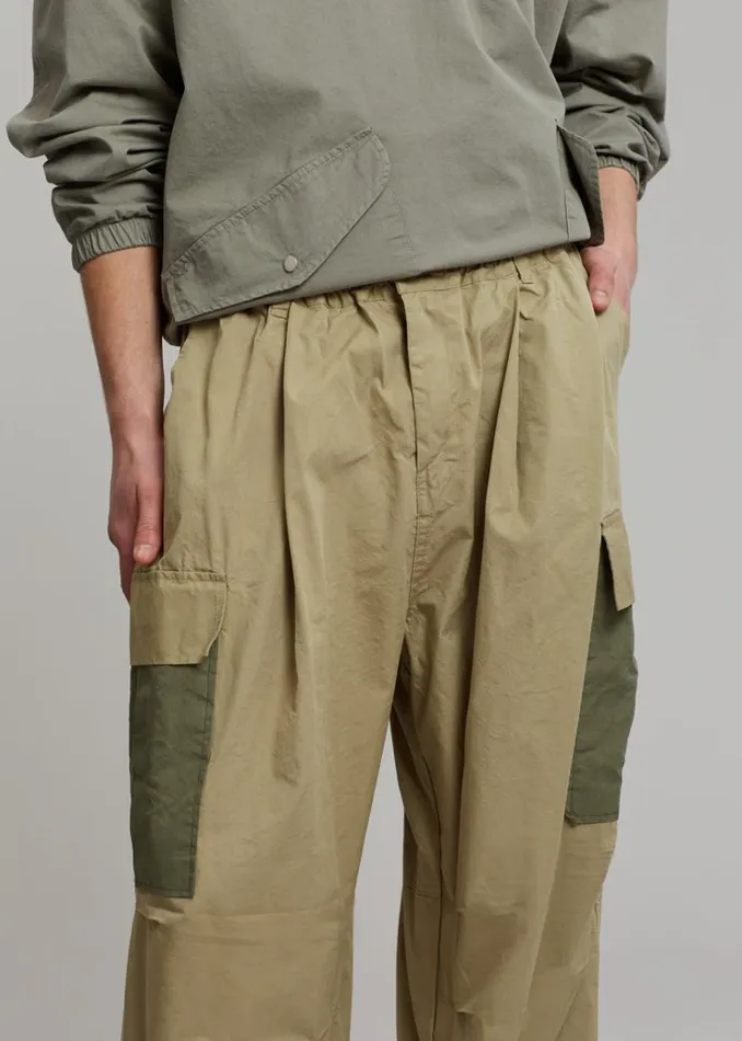 The Frankie Shop Stu Colorblock Cargo Pants 8211 Beige Combo WomenMen Bottoms