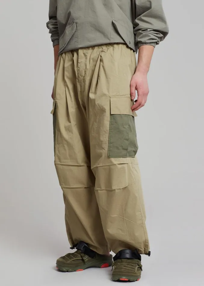 The Frankie Shop Stu Colorblock Cargo Pants 8211 Beige Combo WomenMen Bottoms