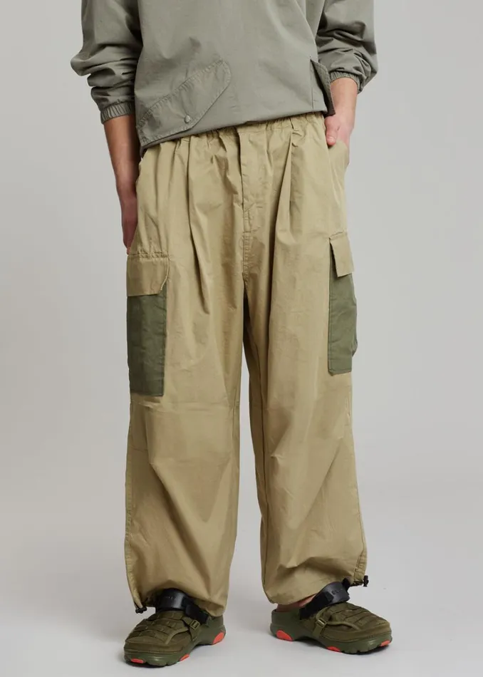 The Frankie Shop Stu Colorblock Cargo Pants 8211 Beige Combo WomenMen Bottoms