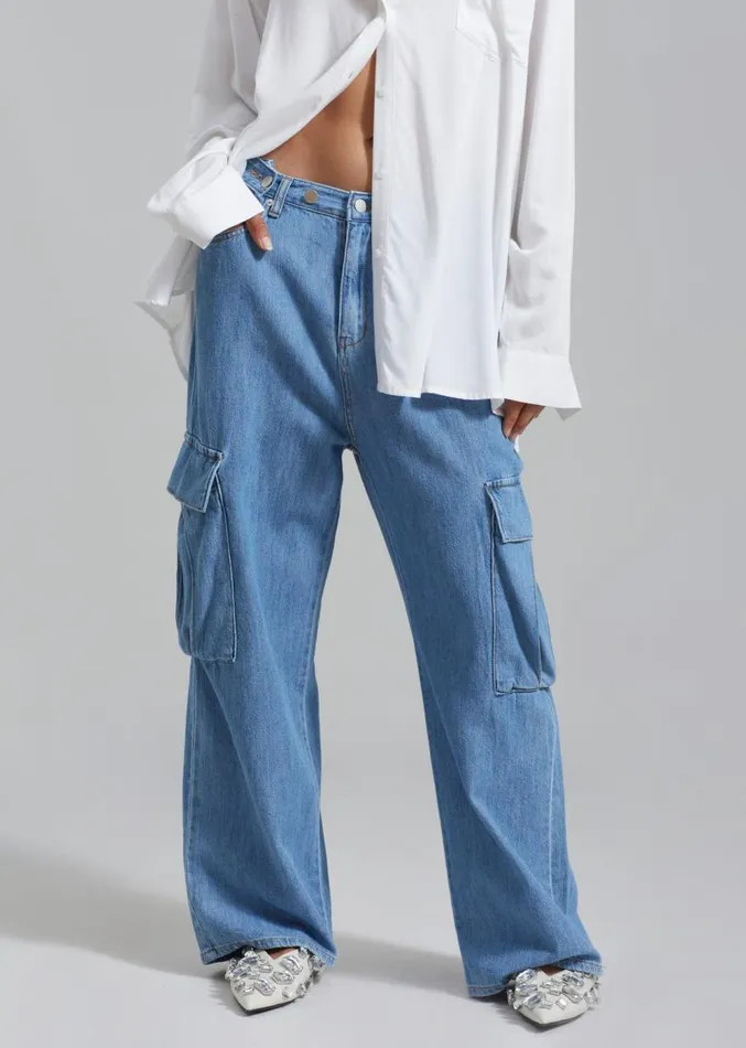 The Frankie Shop Tatum Cargo Jeans 8211 Medium Wash Women Denim