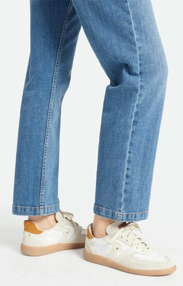 Vanessa Bruno Shoes Women Farrah Low Top Sneakers In Leather Craie