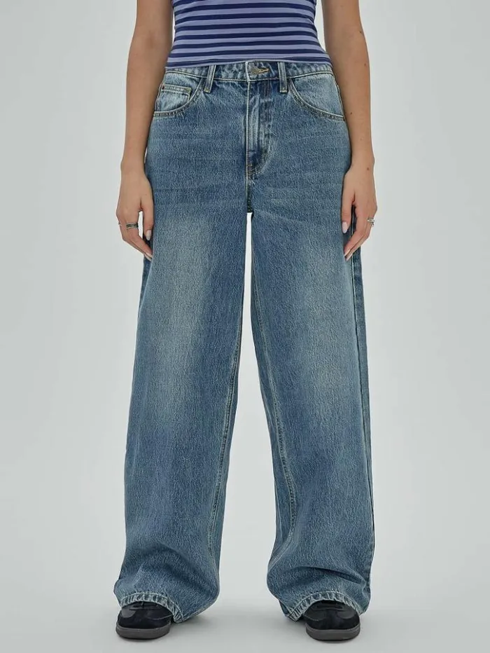Women GUESS Jeans and Denim GUESS Originals Kit Flare Jeans Go Fez Medium Wash Women GUESS Jeans and Denim GUESS Originals Kit Flare Jeans Go Fez Medium Wash