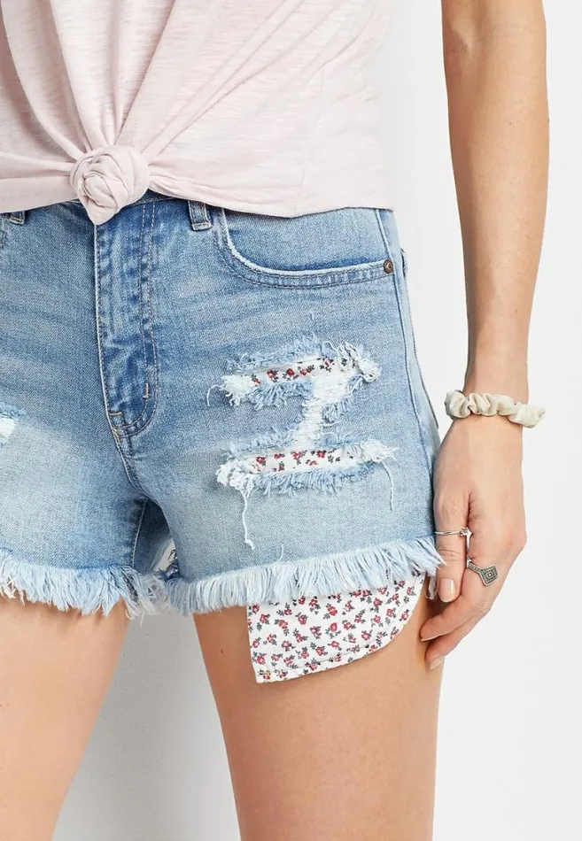Women Kancan High Rise Floral Pocket Fray Hem 35In Short Maurices Jeans