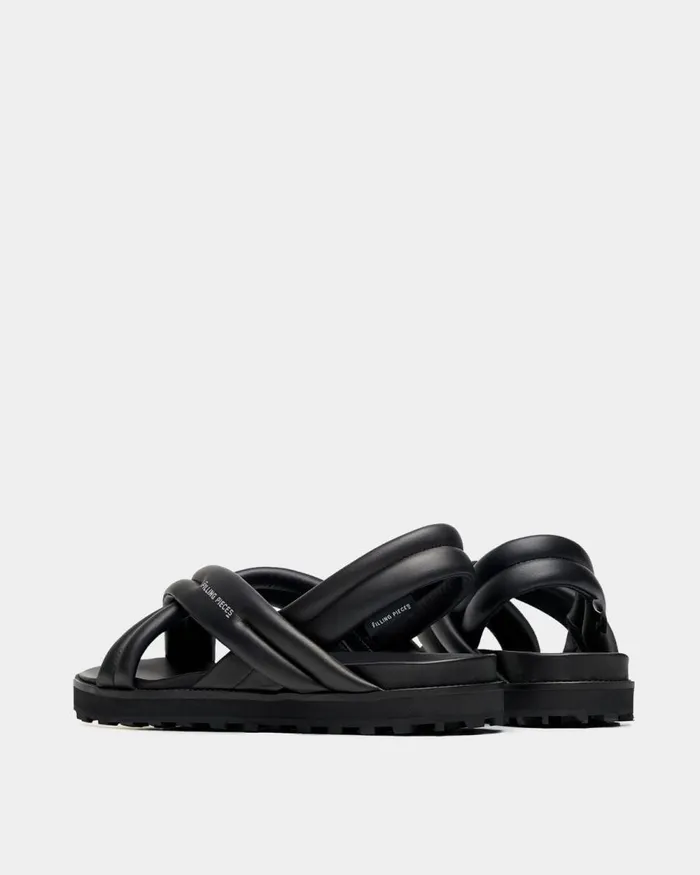 WomenMen Filling Pieces Sandals and Slides Cross Sandals All Black