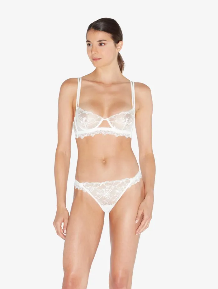 Women Panties La Perla Thong In Off White With Leavers Lace