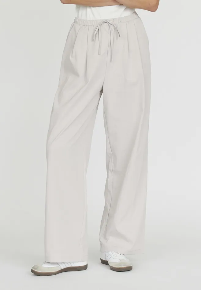Women Sisters Point Pants and Jeans GOGOPAA Beige