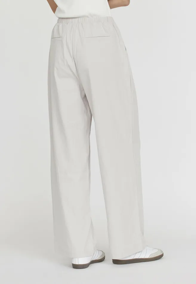 Women Sisters Point Pants and Jeans GOGOPAA Beige