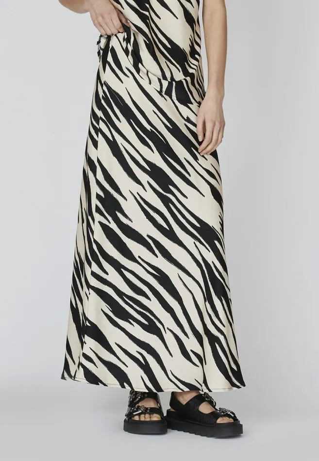Women Sisters Point Skirts NGEWOSK2 Beigeblack