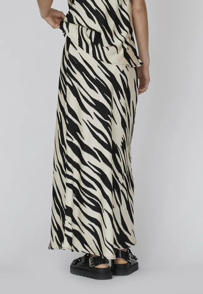 Women Sisters Point Skirts NGEWOSK2 Beigeblack