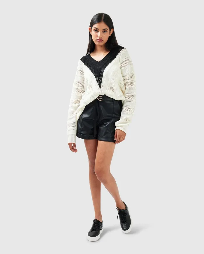 Women Tops Belle and Bloom This Moment Oversized VNeck Knit 8211 BlackWhite