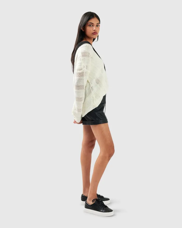 Women Tops Belle and Bloom This Moment Oversized VNeck Knit 8211 BlackWhite